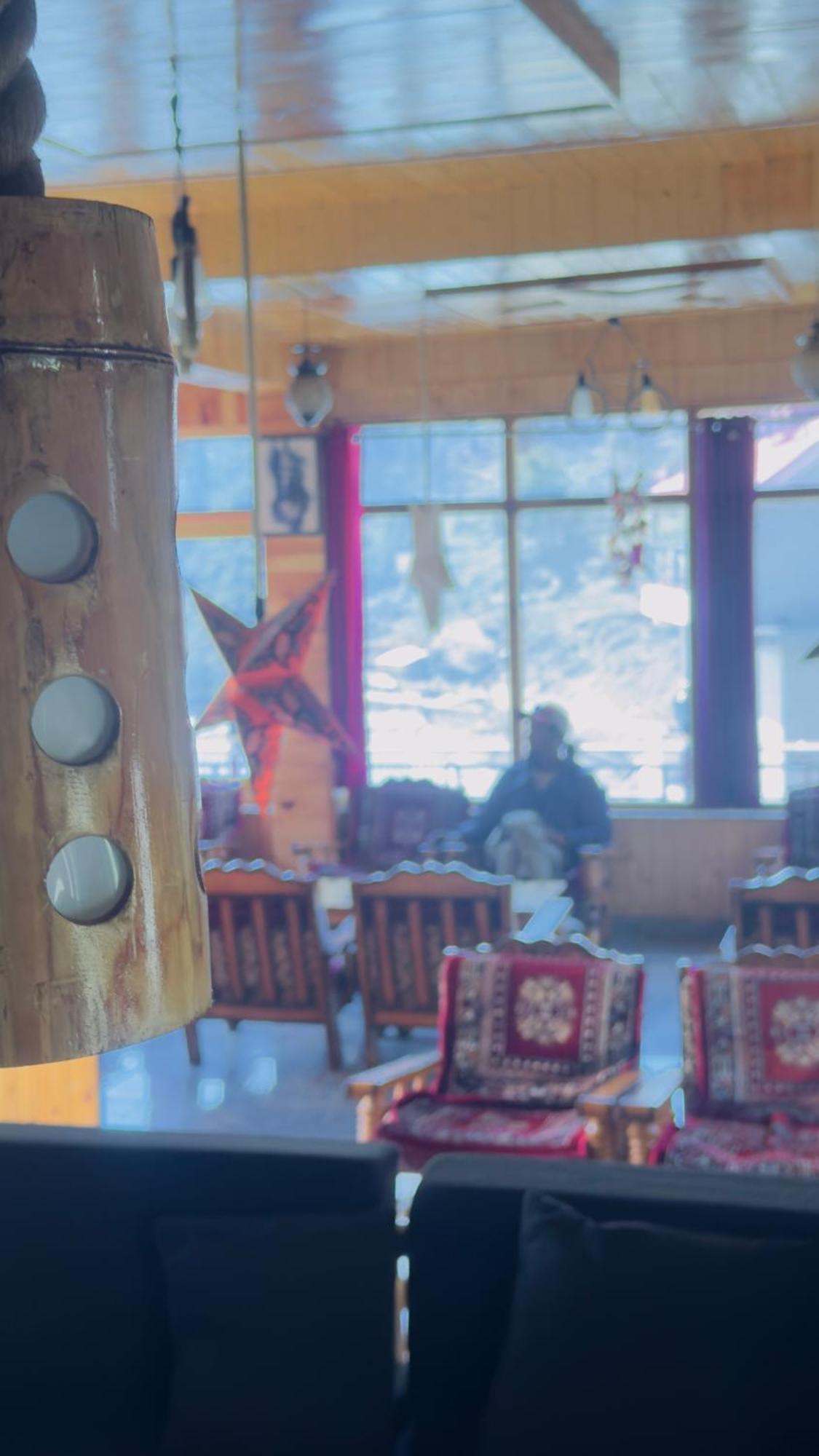 Eyesky, Tosh Hotel Buitenkant foto